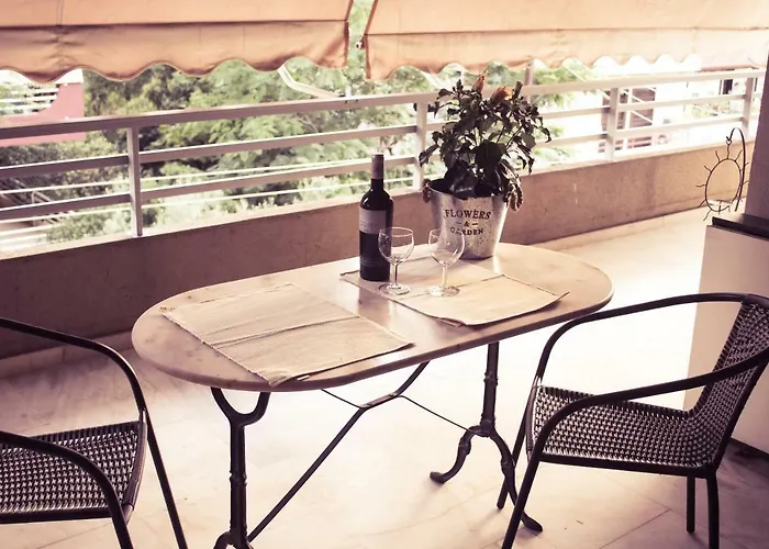 City Break Nearby Metro And Bus Express Airport
