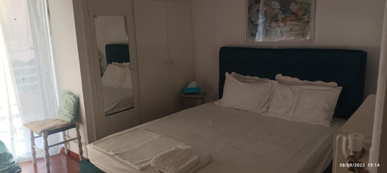 Break Nearby Metro And Bus Express Airport * Афины